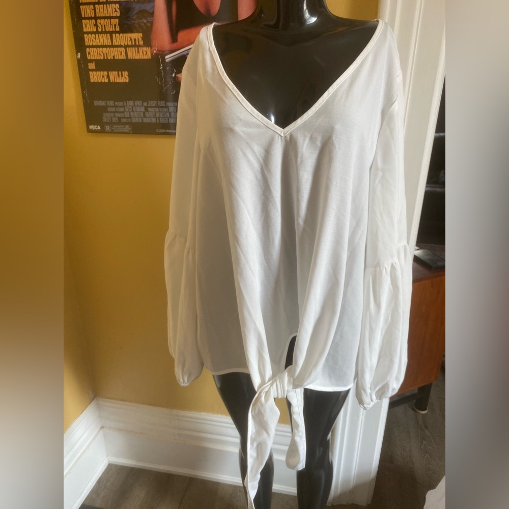 SHEIN White Relaxed Tie Front Blouse